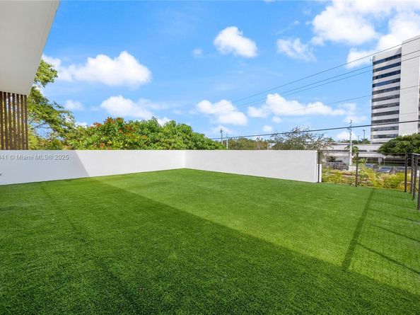 300 NE 48th St, Miami FL 33137