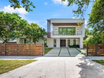 300 NE 48th St