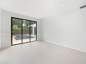 300 NE 48th St, Miami FL 33137