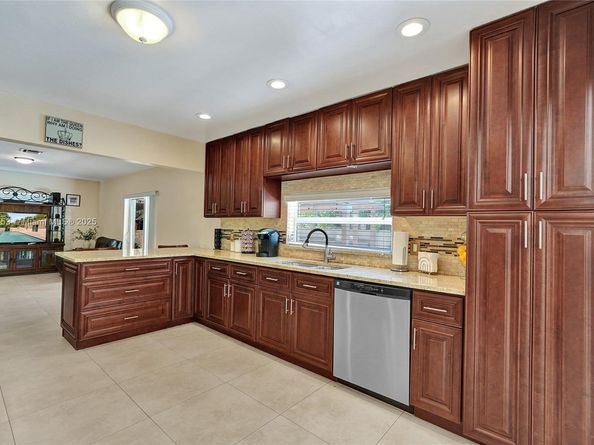 9060 NW 32nd St, Coral Springs FL 33065