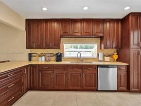 9060 NW 32nd St, Coral Springs FL 33065