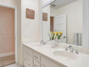 9060 NW 32nd St, Coral Springs FL 33065