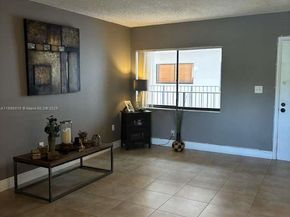8400 SW 133rd Ave Rd 202, Miami FL 33183