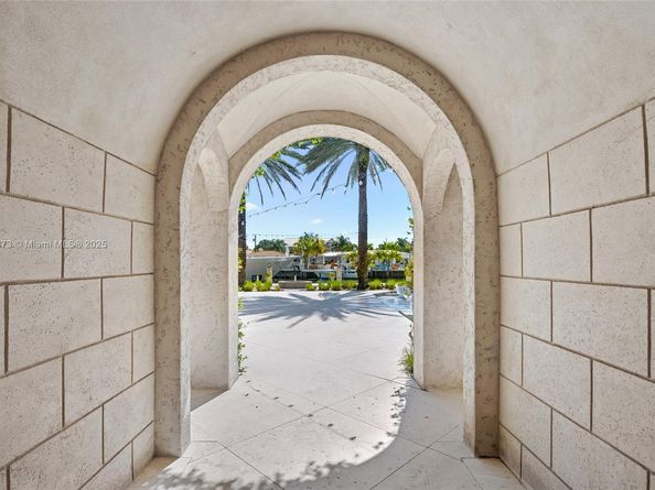 600 Isle Of Palms Dr, Fort Lauderdale FL 33301