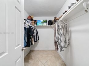 1040 SW 66th Ave, Pembroke Pines FL 33023