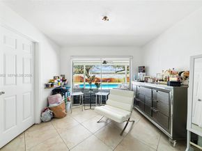 1040 SW 66th Ave, Pembroke Pines FL 33023