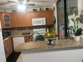 661 NE 195th St 309, Miami FL 33179