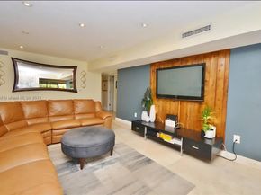 15915 Kingsmoor Way, Miami Lakes FL 33014