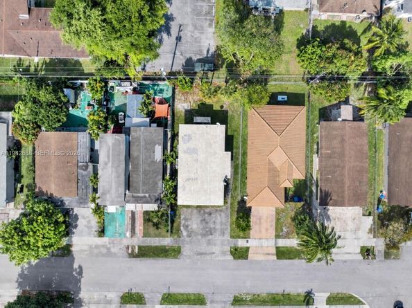 2821 NW 12th Ct, Fort Lauderdale FL 33311