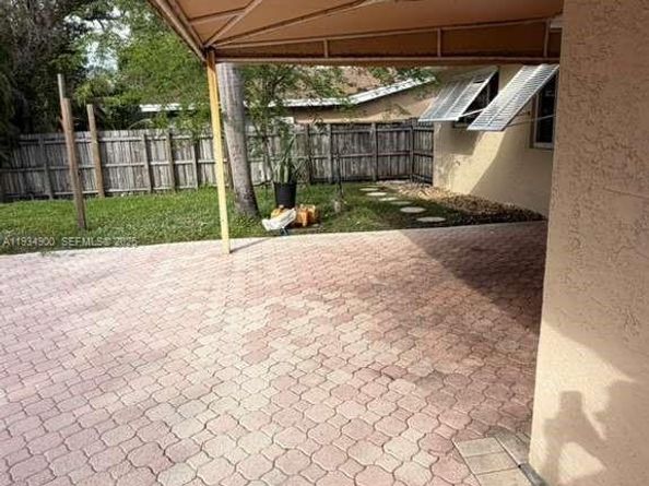 2271 SW 30th Ter, Fort Lauderdale FL 33312