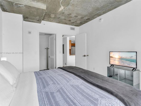 3250 NE 1st Ave 1120, Miami FL 33137