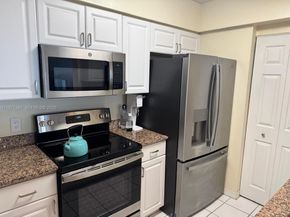 1155 Brickell Bay Dr 1107, Miami FL 33131