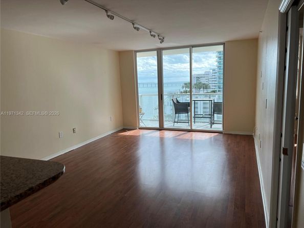 1155 Brickell Bay Dr 1107, Miami FL 33131