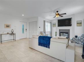8932 NW 9th Pl, Plantation FL 33324