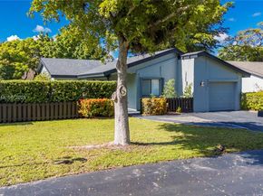 8932 NW 9th Pl, Plantation FL 33324