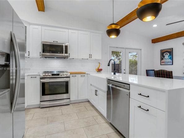 8932 NW 9th Pl, Plantation FL 33324