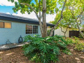 8932 NW 9th Pl, Plantation FL 33324