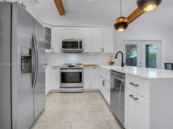 8932 NW 9th Pl, Plantation FL 33324