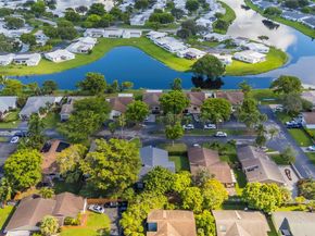 8932 NW 9th Pl, Plantation FL 33324