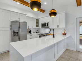 8932 NW 9th Pl, Plantation FL 33324
