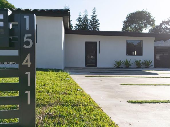 15411 NE 10th Ave, North Miami Beach FL 33162