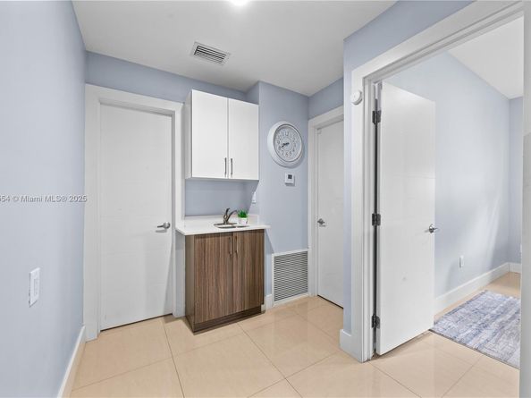 2520 SW 13th St, Miami FL 33145