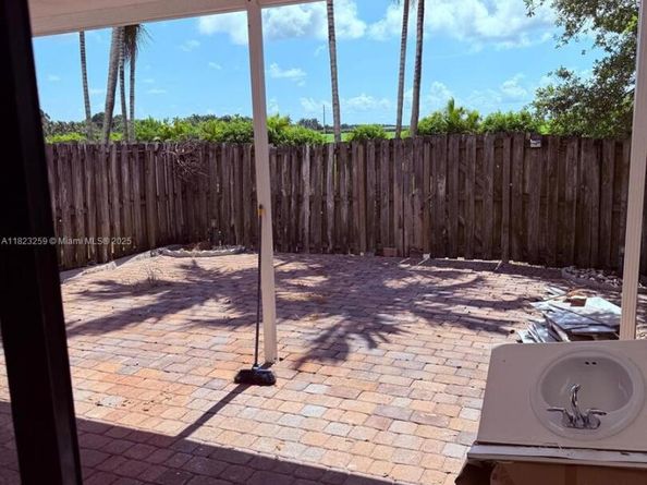 239 SE 37th Pl, Homestead FL 33033