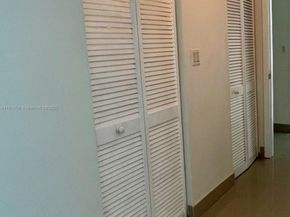 335 S Biscayne Blvd 2200, Miami FL 33131