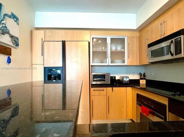 335 S Biscayne Blvd 2200, Miami FL 33131