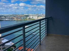 335 S Biscayne Blvd 2200, Miami FL 33131