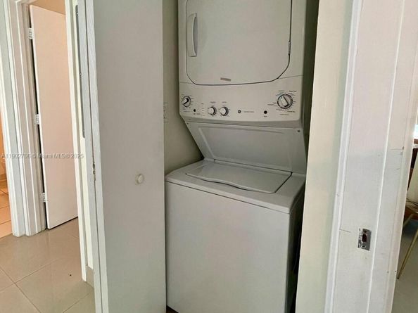 335 S Biscayne Blvd 2200, Miami FL 33131