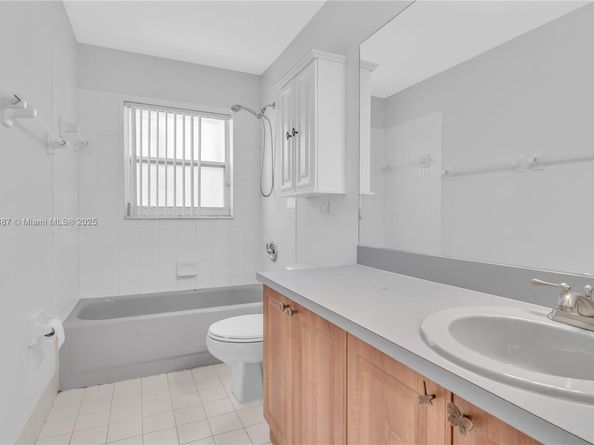 Undisclosed Address #A11864387, Davie FL 33324