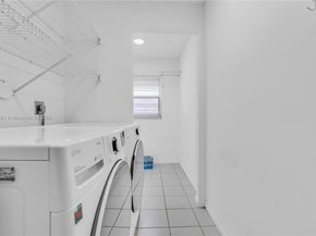Undisclosed Address #A11864387, Davie FL 33324