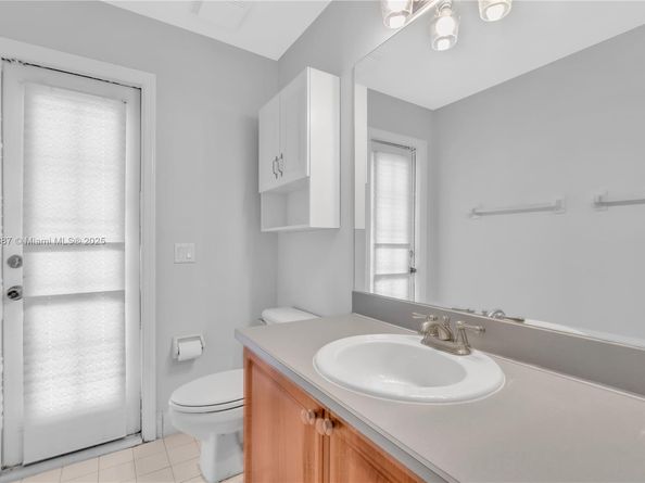 Undisclosed Address #A11864387, Davie FL 33324