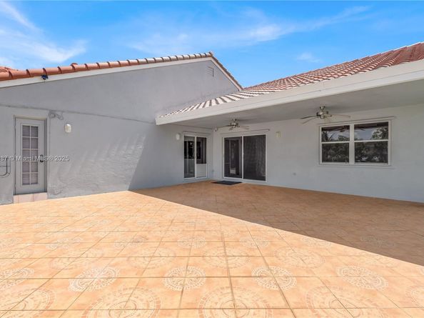 Undisclosed Address #A11864387, Davie FL 33324