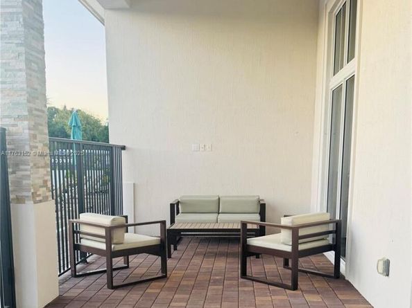 12917 NW 23rd Pl, Miami FL 33167