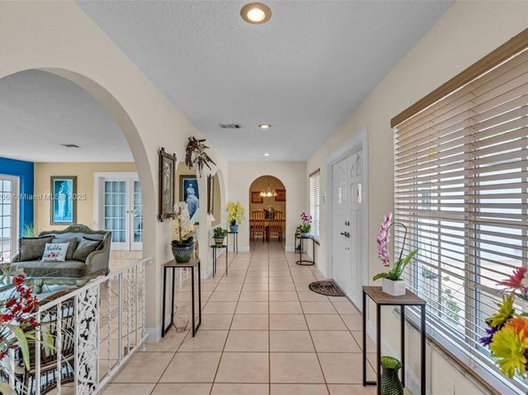 17550 SW 59th Ct, Southwest Ranches FL 33331