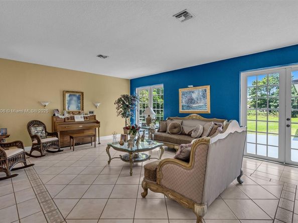 17550 SW 59th Ct, Southwest Ranches FL 33331