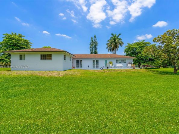 17550 SW 59th Ct, Southwest Ranches FL 33331