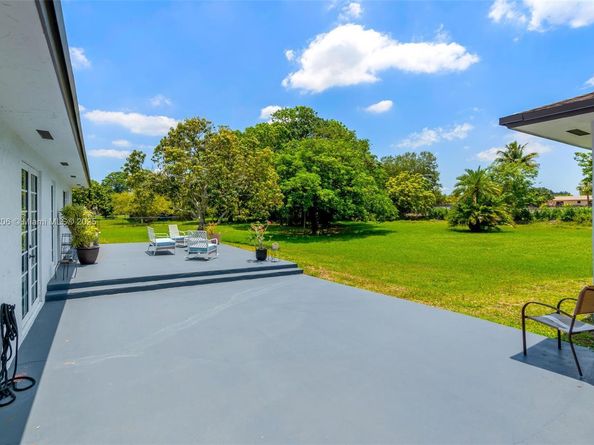 17550 SW 59th Ct, Southwest Ranches FL 33331