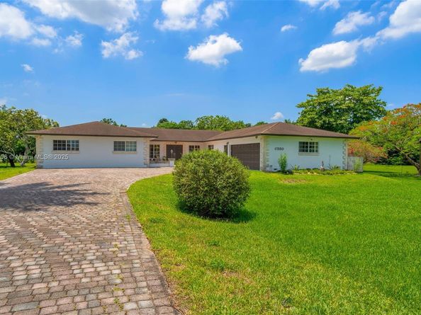 17550 SW 59th Ct, Southwest Ranches FL 33331