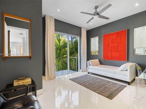 3545 E Glencoe St, Miami FL 33133