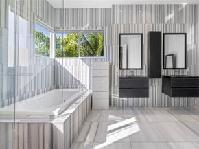 3545 E Glencoe St, Miami FL 33133