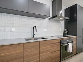 811 NE 17th Ct, Fort Lauderdale FL 33305