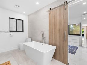 2841 NE 55th St, Fort Lauderdale FL 33308