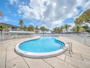 1530 NE 191st St 306, Miami FL 33179