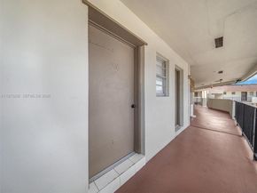 1530 NE 191st St 306, Miami FL 33179