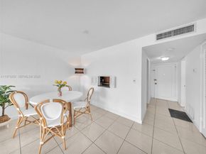 1530 NE 191st St 306, Miami FL 33179