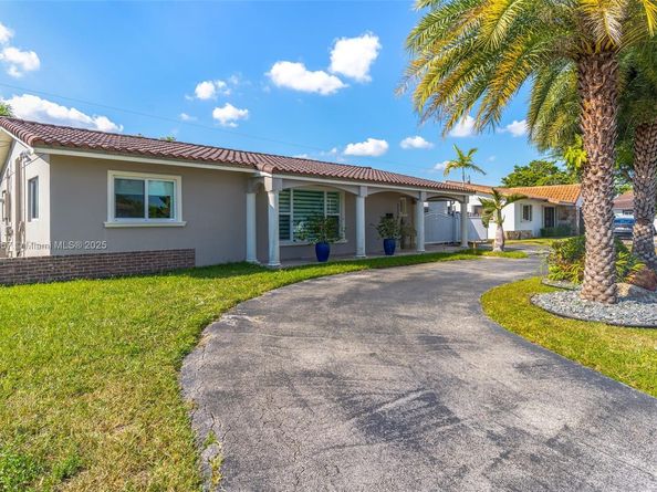 1114 SW 102nd Pl, Miami FL 33174