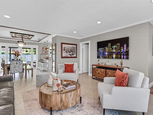 1114 SW 102nd Pl, Miami FL 33174